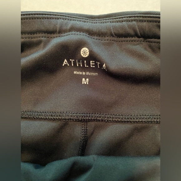 Athleta Laser Mesh Sonar Capri Tights Size Medium Black Yoga Running Leggings - Picture 4 of 7